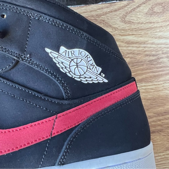 2018 AirJordan 1 mid Multicolor Sneakers 554724-065 - Picture 6 of 14